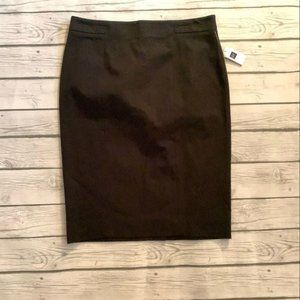 GAP black pencil skirt-6 Size 6  Zip back closure  NWT  Gap-size 6